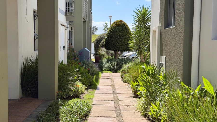 2 Bedroom Property for Sale in Gordons Bay Central Western Cape